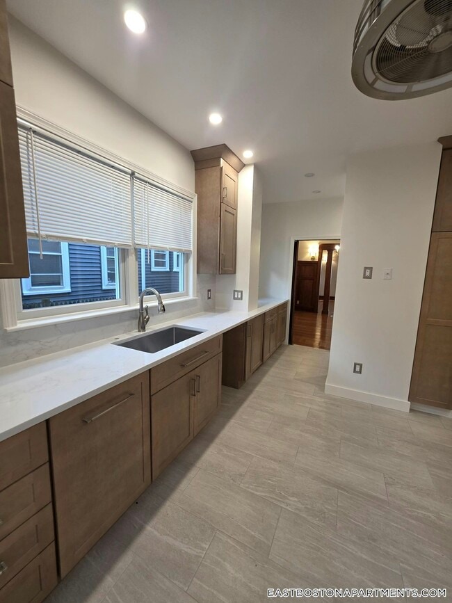 Building Photo - 102 Bayswater St