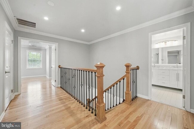 Building Photo - 9913 Rosewood Hill Cir