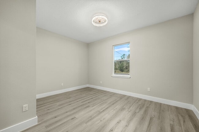 Building Photo - 3 Bedroom Home Located In The Sun N Lake Golf Community