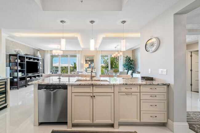 Building Photo - 342 Bay Colony Dr N