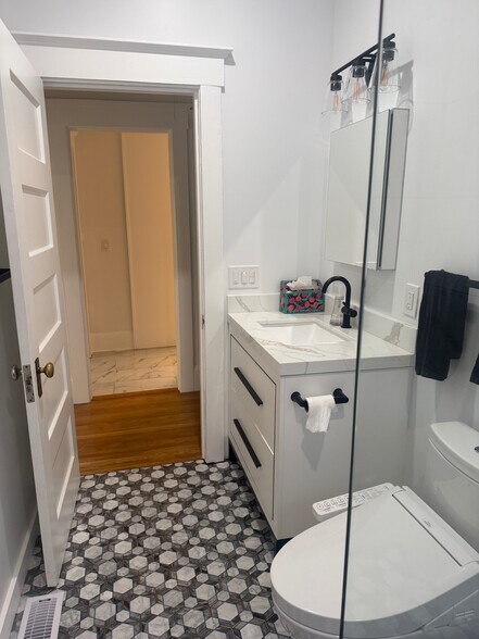 Building Photo - 28 Croxton Ave