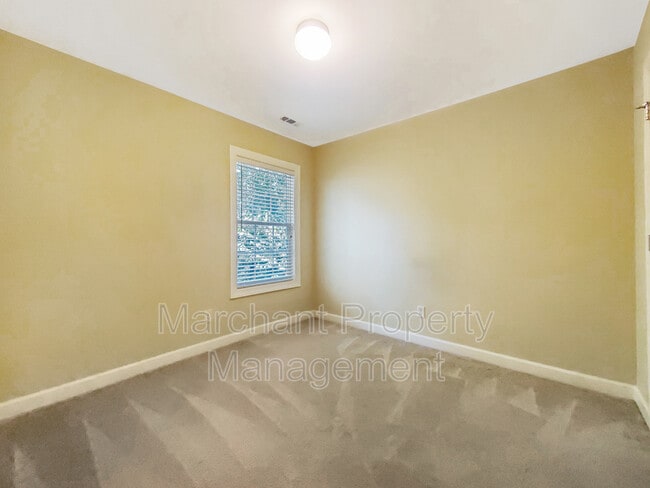 Building Photo - 601 Chick Springs Rd