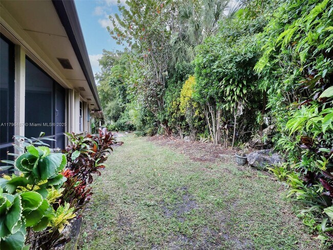 Building Photo - 1901 Coquina Way