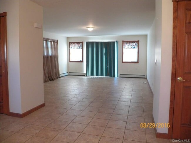 Building Photo - 35 Acampora Dr