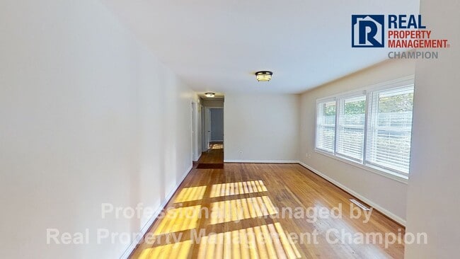 Building Photo - All Brick Ranch Style Home on Large Corner Lot