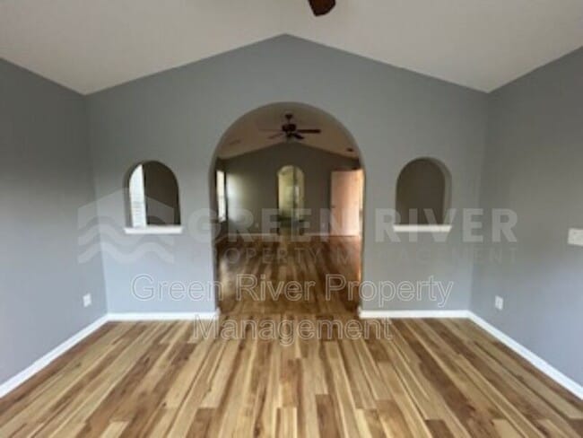 Building Photo - 1559 Lakeway Dr