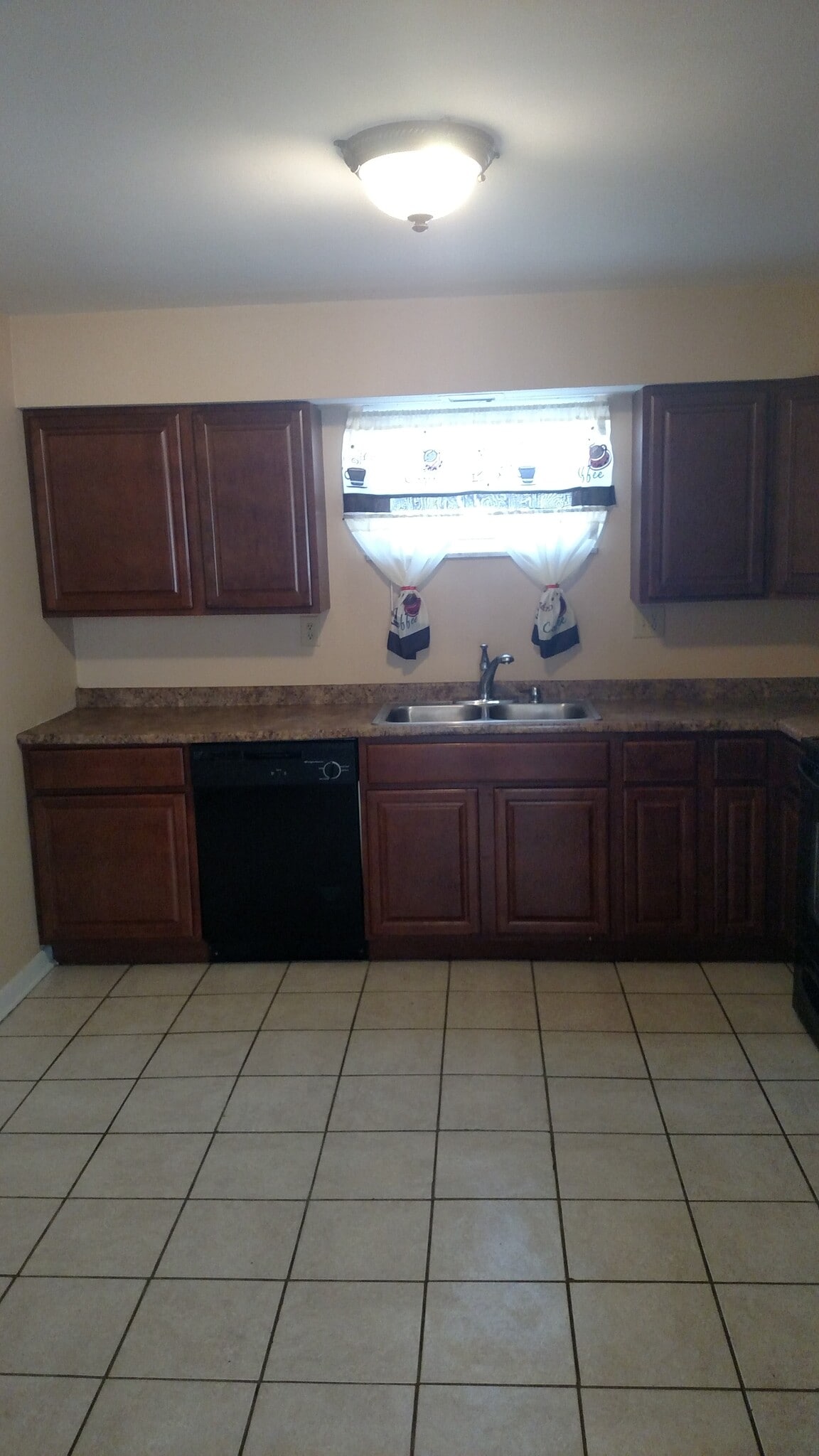 Spacious Kitchen - 512 Greenfield Ln