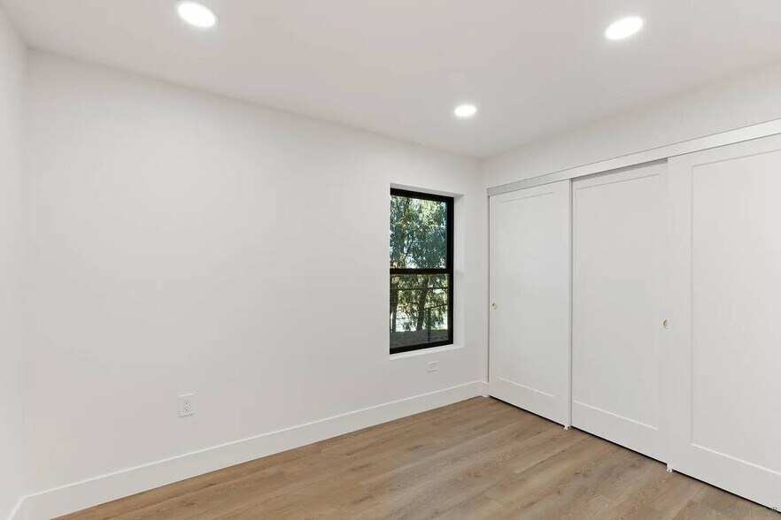 Building Photo - 2366 Almeria Ct