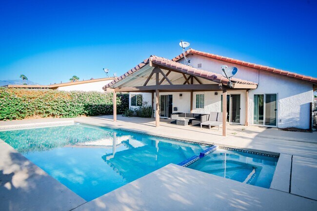 Building Photo - 79361 Port Royal Ave