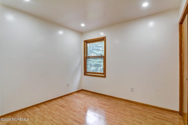 Building Photo - 195 Edgemere Ct