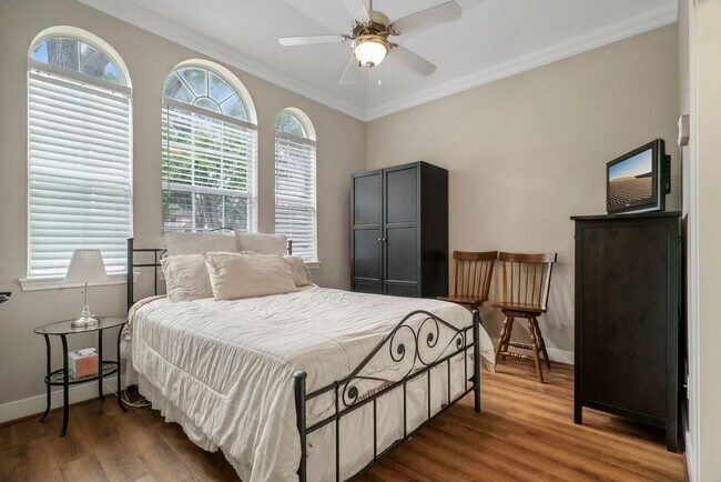 Building Photo - 13702 Sandpebble Chase