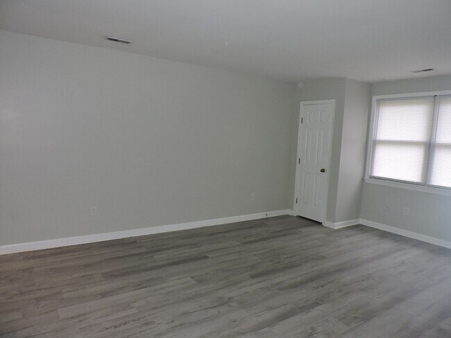 Building Photo - Email Linda@vacosold.com or call 804-642-2106