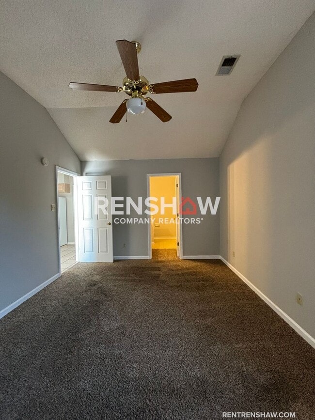 Building Photo - Text the Leasing Team at 901-820-4367 to S...