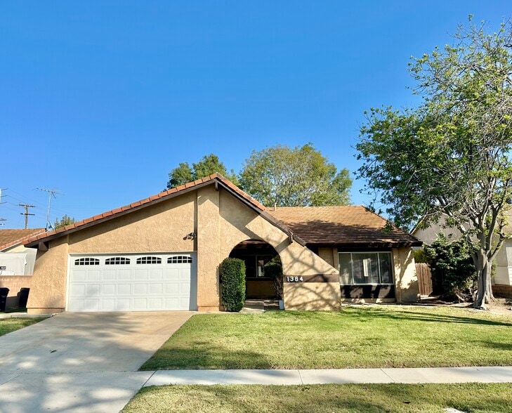 Primary Photo - 1384 Naples Ct