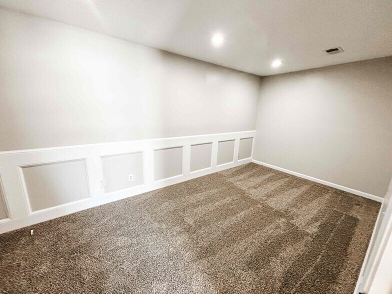 Building Photo - 411 Jeffords Rd
