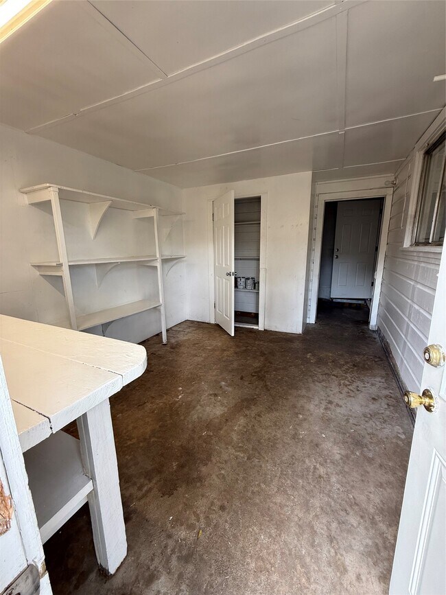 Building Photo - 506 Gardenia St