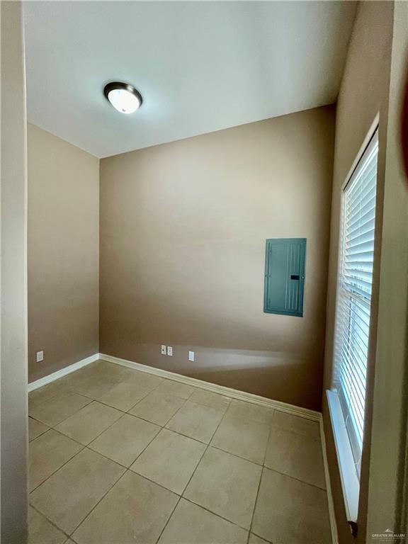 Building Photo - 19 Regal Dr