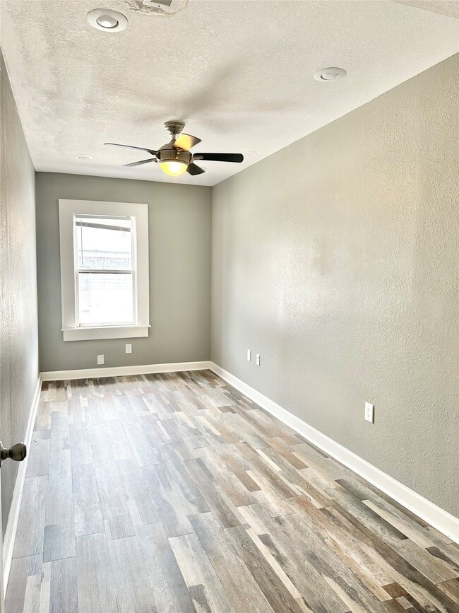 Building Photo - 2424 Southmore Blvd