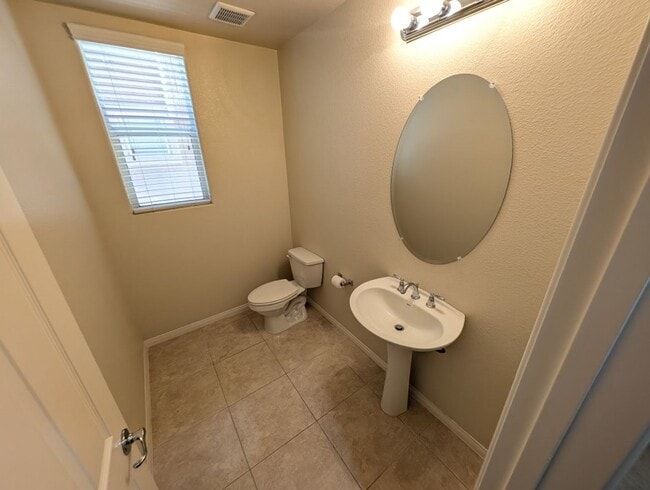 Building Photo - 62 Augusta Course Ave