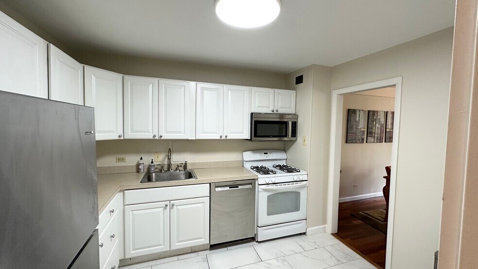 Building Photo - 4501 Arlington Blvd