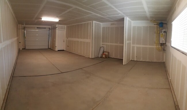 Building Photo - Brand New Town Home,Next to River, Oxbow park