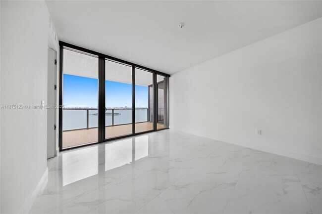 Building Photo - 700 NE 24th St