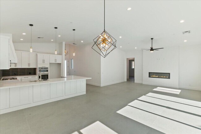 Building Photo - 31260 Avenida La Paloma