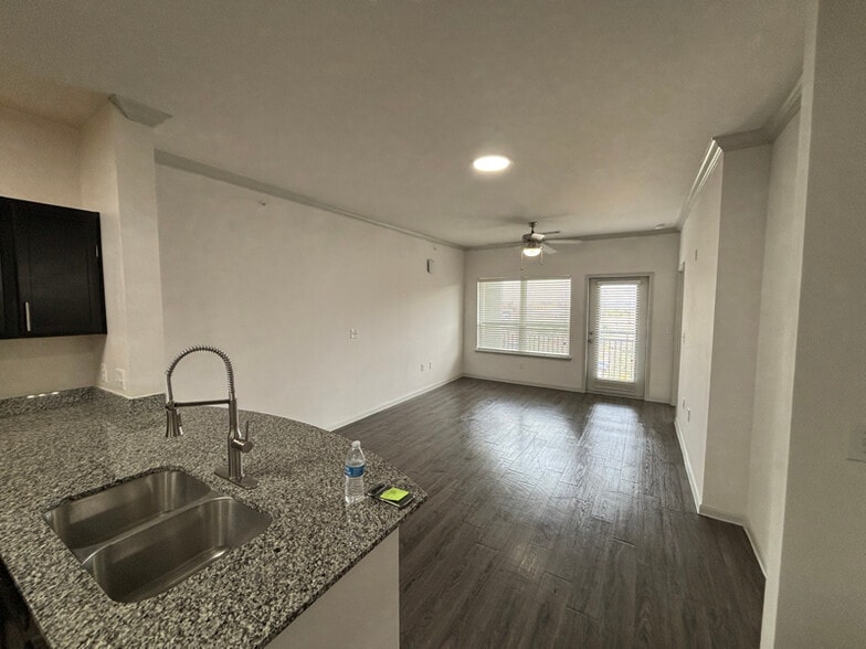 Primary Photo - 4624 Cromwell Dr