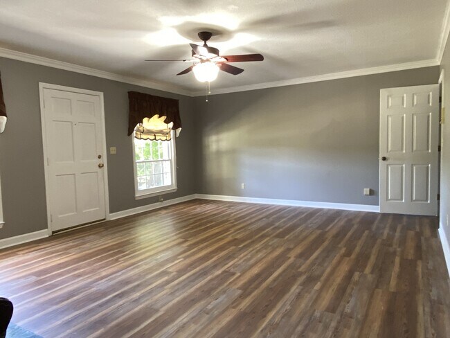 Building Photo - 5340 Cherokee Valley Rd