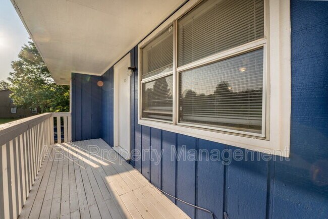 Building Photo - 1603 Juniper Cir