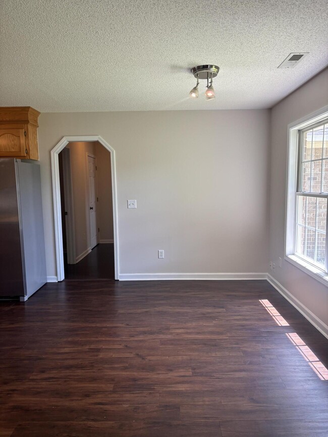 Building Photo - 20 Walden Cir