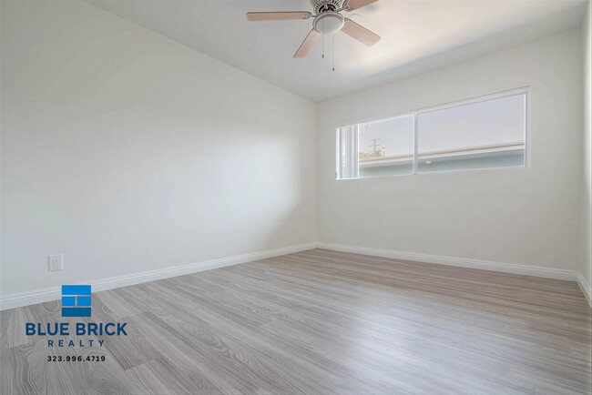 Building Photo - 14766 Delano St