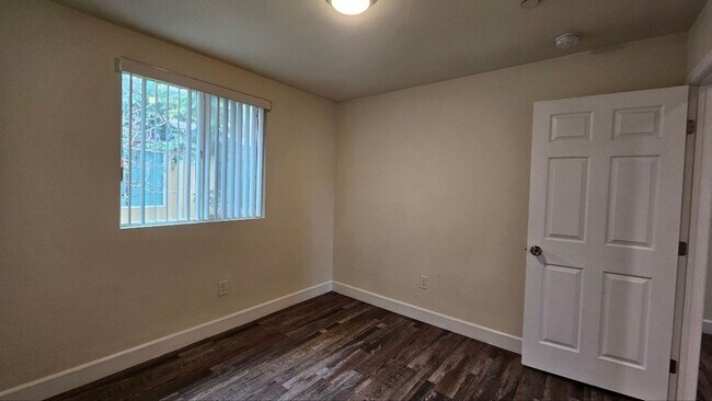 Building Photo - 23(1456,1458)