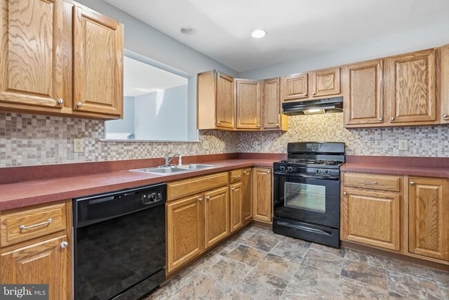 Building Photo - 1046 Balley Dr