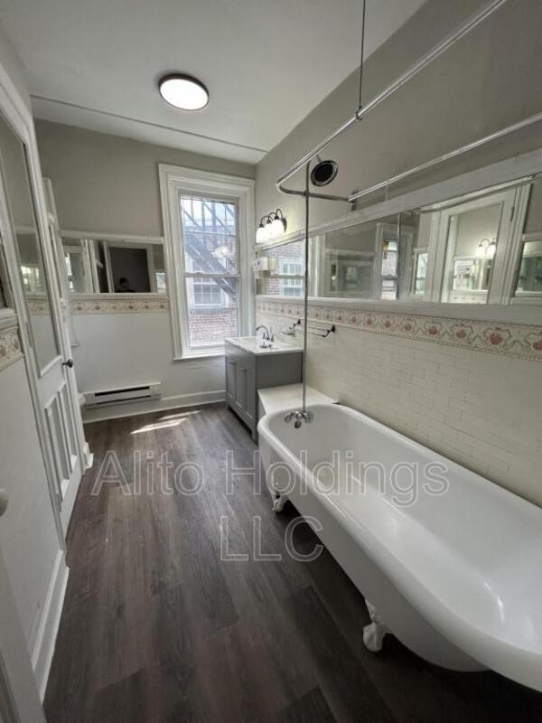 Building Photo - 141 N Eighth St