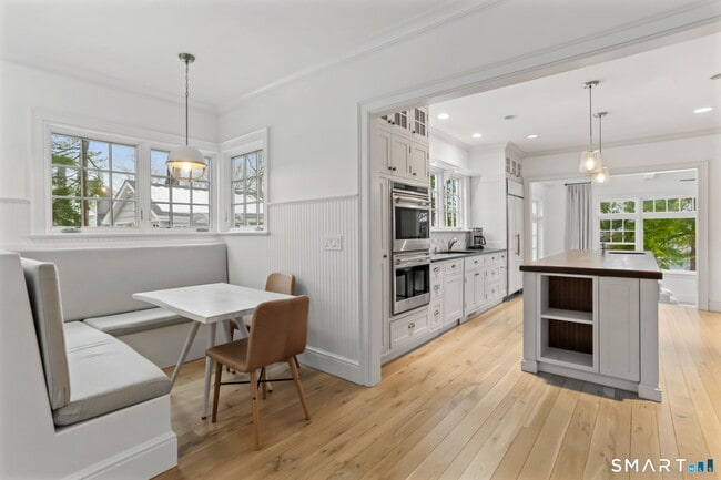 Building Photo - 3 Riverview Rd