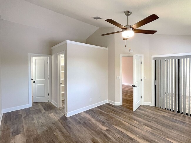 Building Photo - One-Bedroom Second Floor Condo in Winterset Community