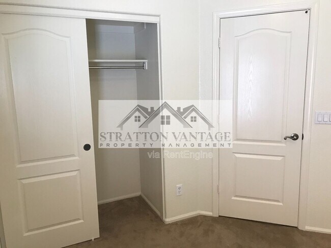 Building Photo - 42006 W Anne Ln