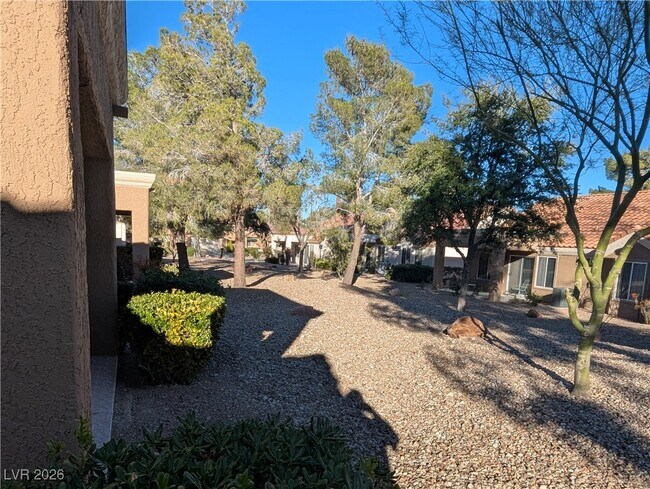 Building Photo - 2756 Showcase Dr