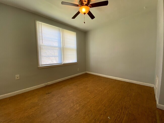 Building Photo - 2436 11th Ave SE