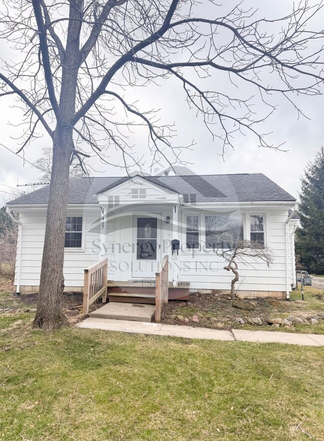 Building Photo - First Floor Living - $295 DEPOSIT