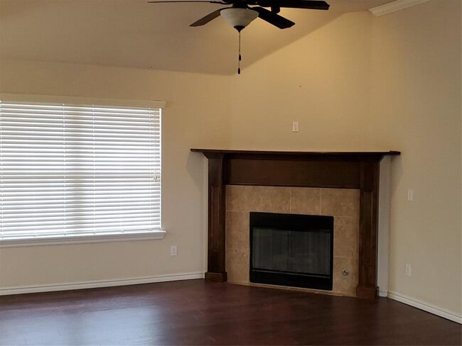 Building Photo - 16113 Juliet Dr