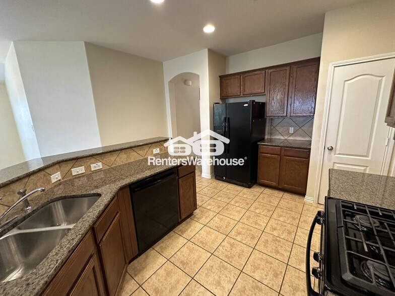 Building Photo - 155 Birdwell Ln