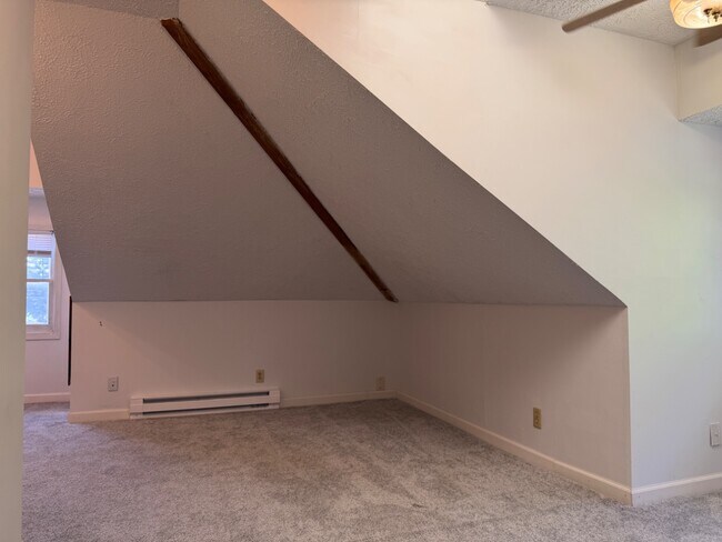 Building Photo - 229 W Allen St