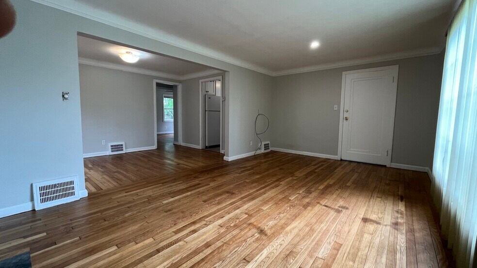 Building Photo - 3237 Washington Blvd