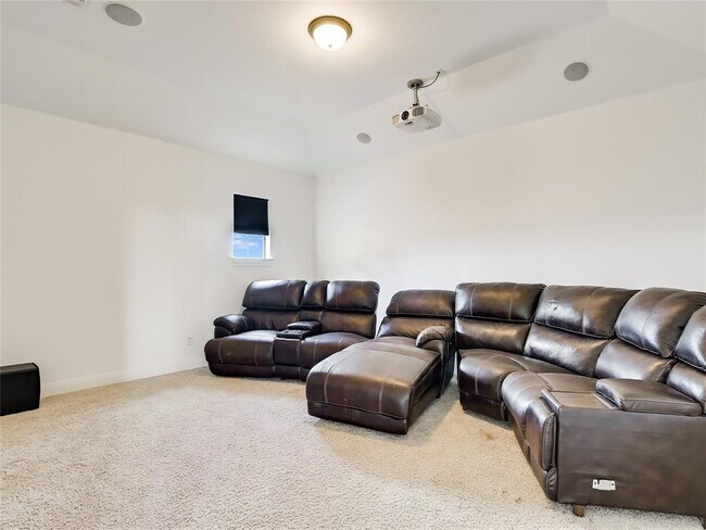 Building Photo - 2305 Gilia Dr