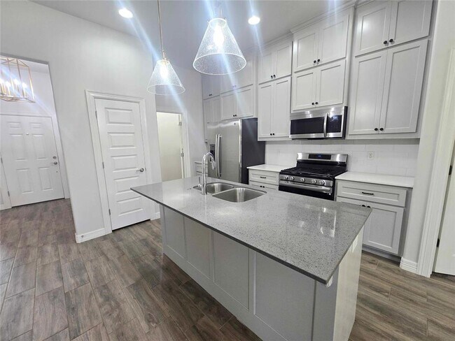 Building Photo - 9221 Anaum Ln