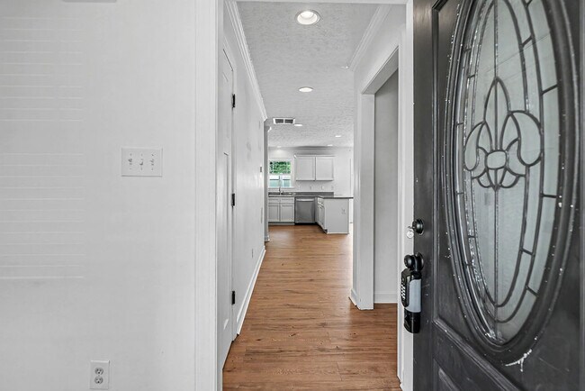 Building Photo - 105 Kenan Lp