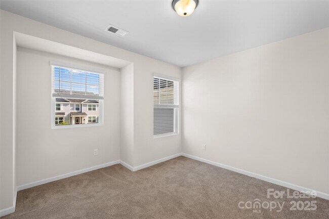 Building Photo - 13319 Savaine St