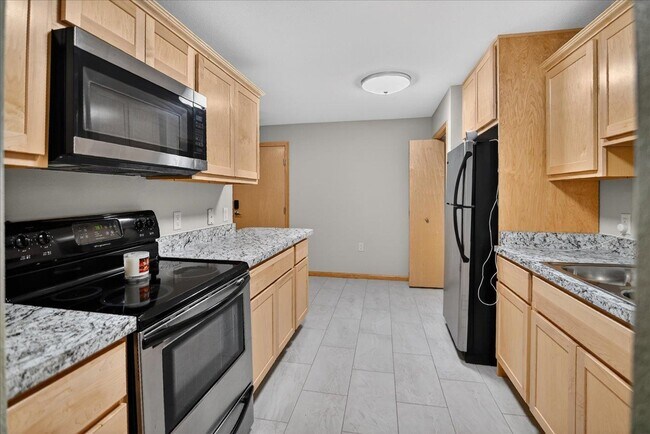 Building Photo - 8206 Starr Grass Dr